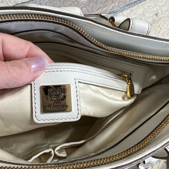 Authentic MCM 2 way - Picture 4 of 6